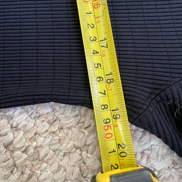 2000s Guess Ribbed Nylon Cargo Pocket Tee - Picture 6 of 6